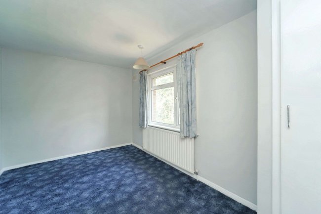 17 Blackthorn Road, Reigate, RH2 7ND 10