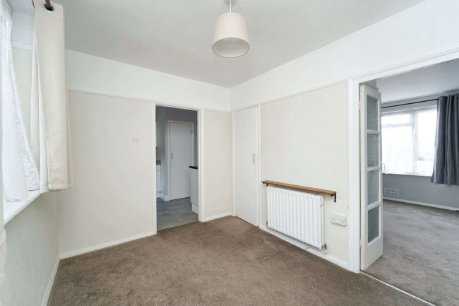 17 Blackthorn Road, Reigate, RH2 7ND 10