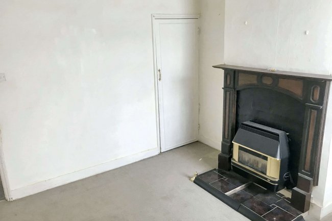 80 Salisbury Road, Grays, Essex, RM17 6DQ 3