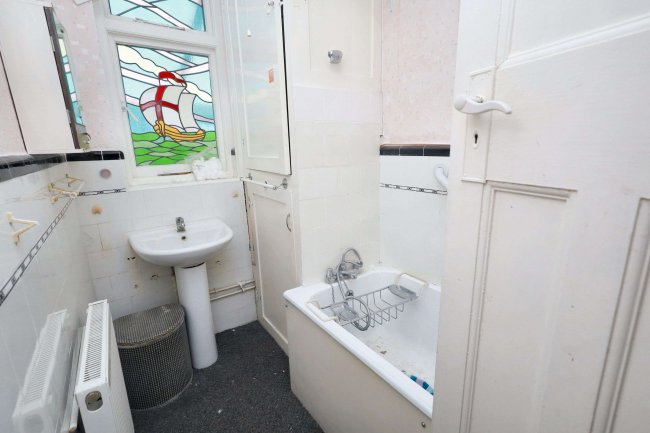 43 Cherrydown Close, Chingford, London, E4 8DY 6