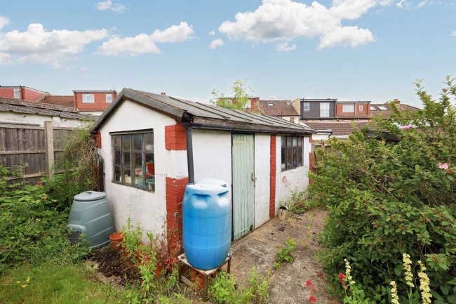 43 Cherrydown Close, Chingford, London, E4 8DY 6