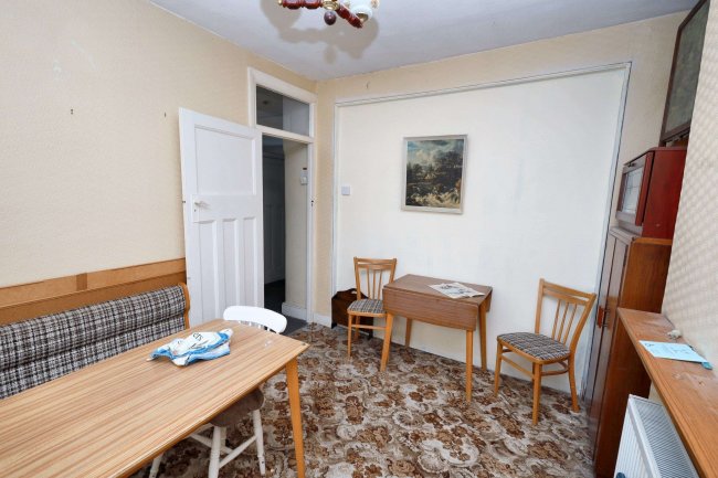 43 Cherrydown Close, Chingford, London, E4 8DY 6