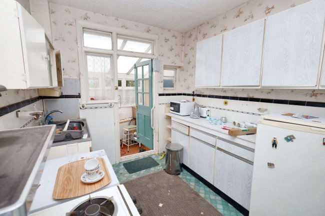 43 Cherrydown Close, Chingford, London, E4 8DY 6