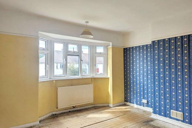 83 Heath Road, Crayford, Dartford, DA1 3NR 1