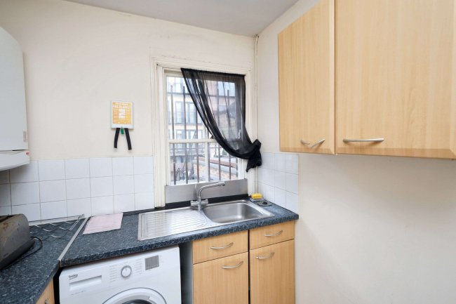 224a Hoe Street, Walthamstow, London,  E17 3AY 5