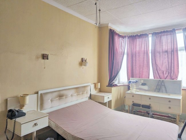 22 Allen Road, Beckenham, Kent, BR3 4NP 4