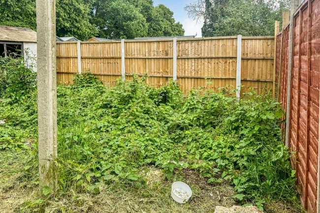 Garage R/o 15 Shelson Avenue, Feltham, Middlesex, TW13 4QS 3