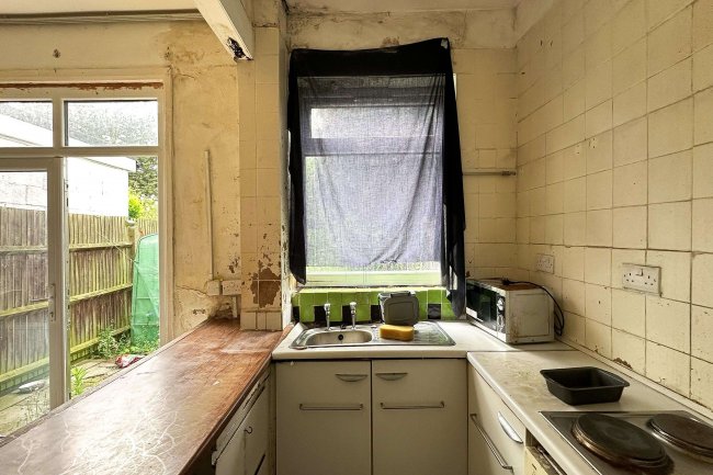 154 Torridon Road, Catford, London, SE6 1RD 9