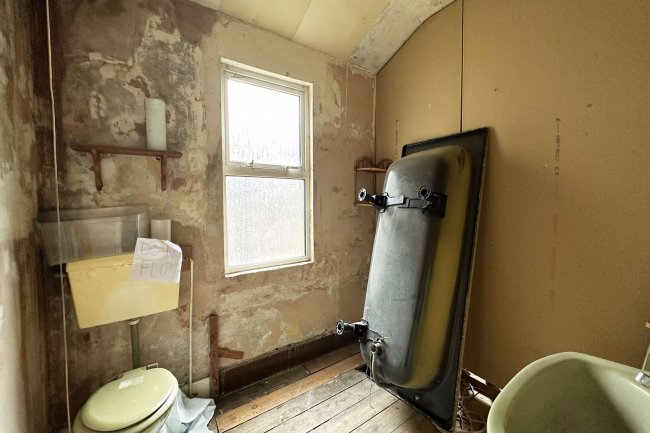 48a Laleham Road, Catford, London, SE6 2HU 4