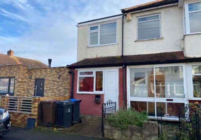 1A Robinhood Close, Mitcham, Surrey, CR4 1JN 4