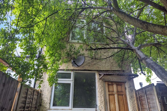 1A Robinhood Close, Mitcham, Surrey, CR4 1JN 4