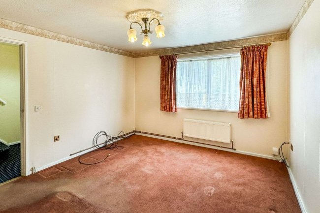 44 Holyrood Crescent, St Albans, AL1 2LT 1