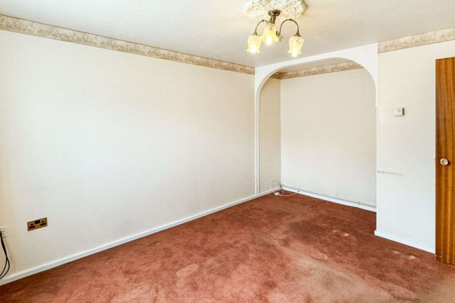 44 Holyrood Crescent, St Albans, AL1 2LT 1