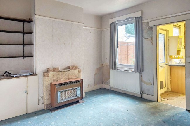 15 Moffat Road, Thornton Heath, CR7 8PY 6