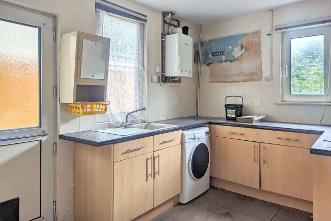 15 Moffat Road, Thornton Heath, CR7 8PY 6