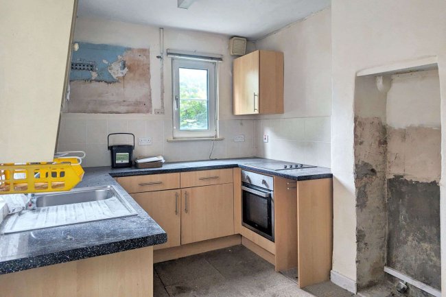 15 Moffat Road, Thornton Heath, CR7 8PY 6