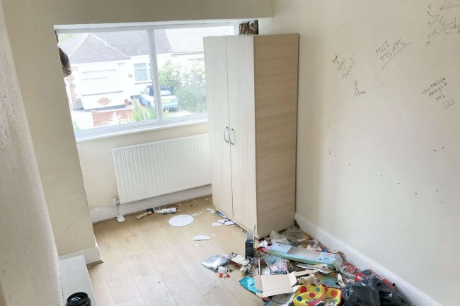 28 Meadow Road, Benfleet, Essex, SS7 2DN 3