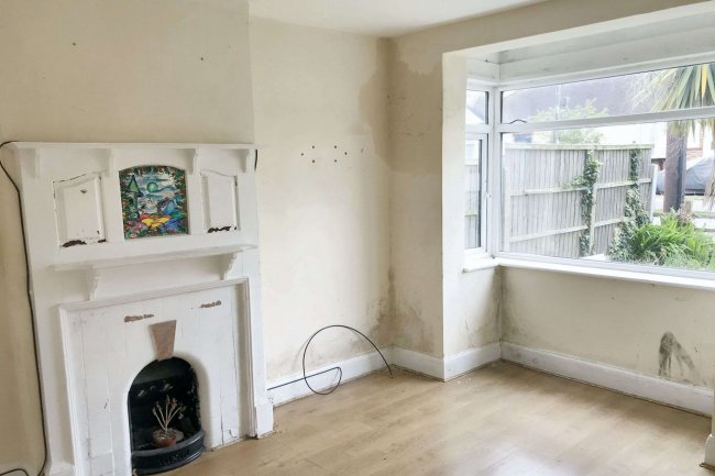 28 Meadow Road, Benfleet, Essex, SS7 2DN 3