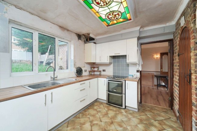 108 Bushy Hill Drive, Guildford, Surrey, GU1 2UH 10