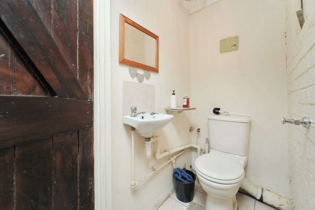 108 Bushy Hill Drive, Guildford, Surrey, GU1 2UH 10