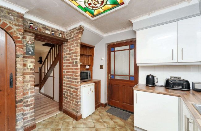 108 Bushy Hill Drive, Guildford, Surrey, GU1 2UH 10