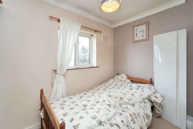 108 Bushy Hill Drive, Guildford, Surrey, GU1 2UH 10