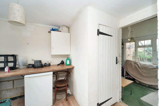 108 Bushy Hill Drive, Guildford, Surrey, GU1 2UH 10