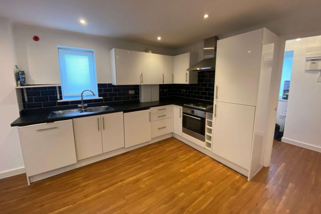 1 Foxdene Close, South Woodford, E18 1BH 4