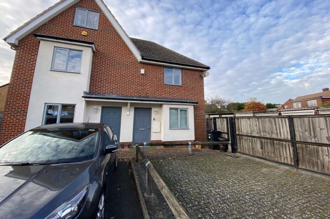 1 Foxdene Close, South Woodford, London E18 1BH 9