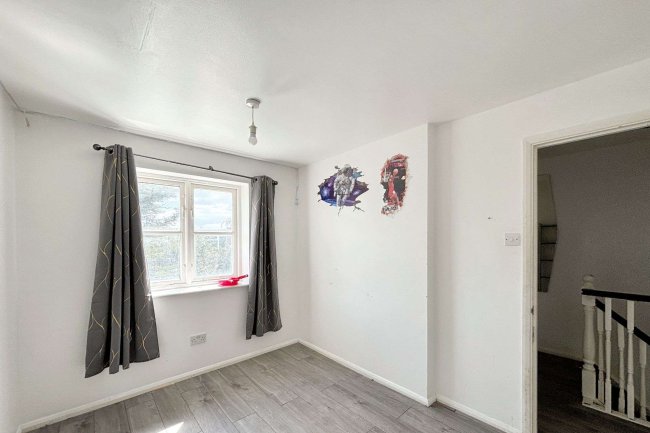 8 Aylesham Close, Mill Hill, NW7 2SF 8