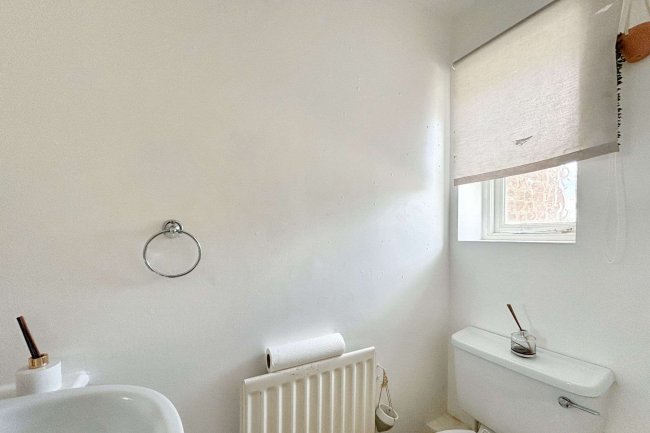 8 Aylesham Close, Mill Hill, NW7 2SF 8