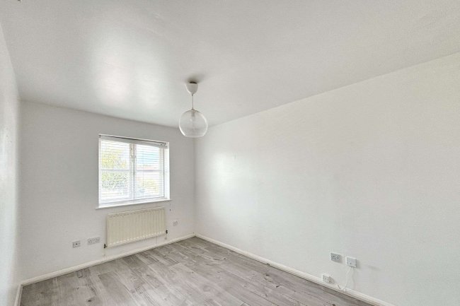 8 Aylesham Close, Mill Hill, NW7 2SF 8