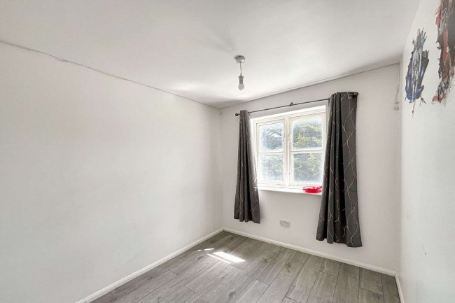 8 Aylesham Close, Mill Hill, NW7 2SF 8