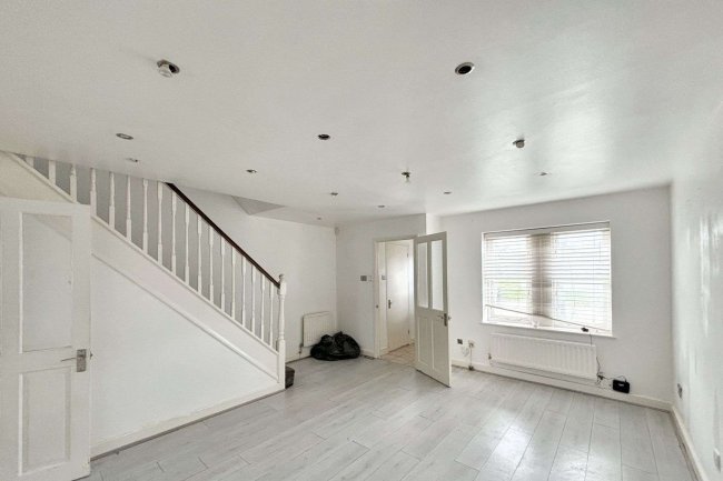 8 Aylesham Close, Mill Hill, NW7 2SF 8