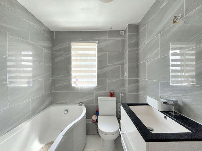 8 Aylesham Close, Mill Hill, NW7 2SF 8