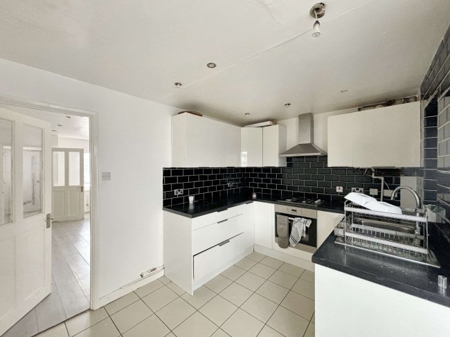 8 Aylesham Close, Mill Hill, NW7 2SF 8