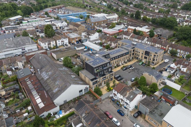 33 Milton Avenue, Croydon, CR0 2BP 4