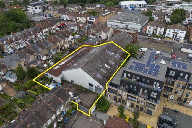 33 Milton Avenue, Croydon, CR0 2BP 4