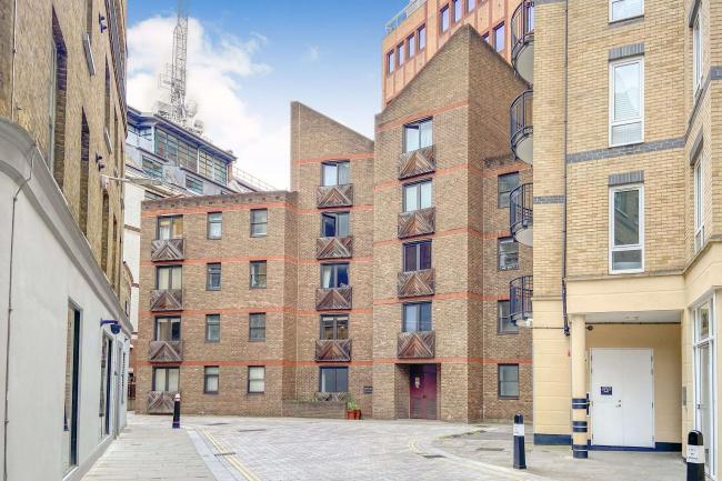 Flat 1 Aldersgate Court, 30 Bartholomew Close, Barbican, London, EC1A 7ES 7