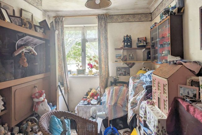 97 Woolwich Road, Bexleyheath, Kent, DA7 4LP 2