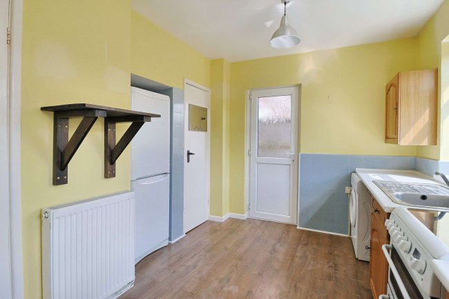 112 Leybourne Avenue, Bournemouth, BH10 6HB 4