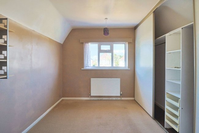 112 Leybourne Avenue, Bournemouth, BH10 6HB 4