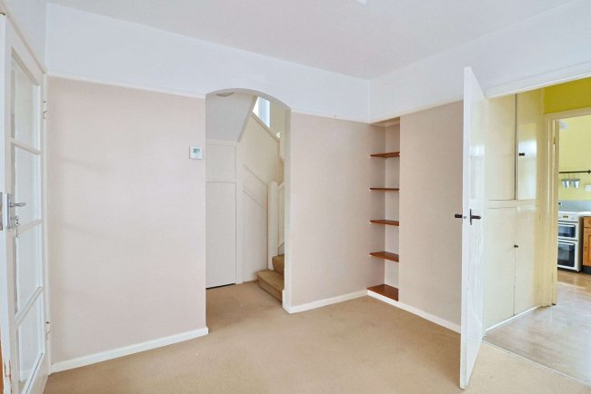 112 Leybourne Avenue, Bournemouth, BH10 6HB 4