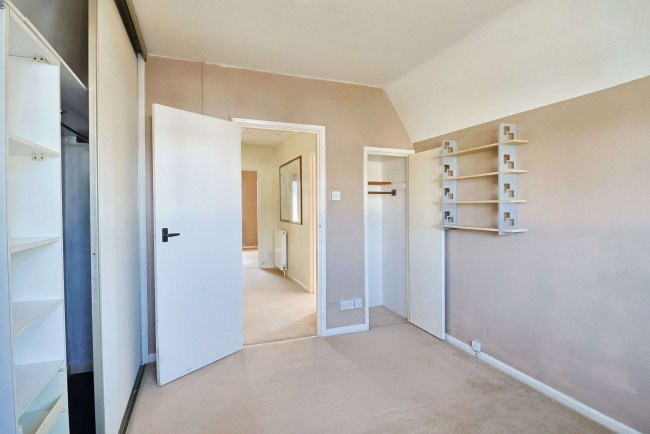 112 Leybourne Avenue, Bournemouth, BH10 6HB 4