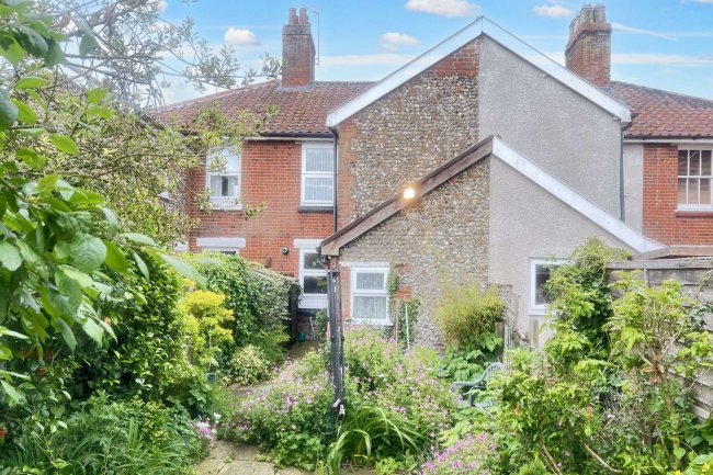 25 New North Road, Attleborough, NR17 2BJ 1