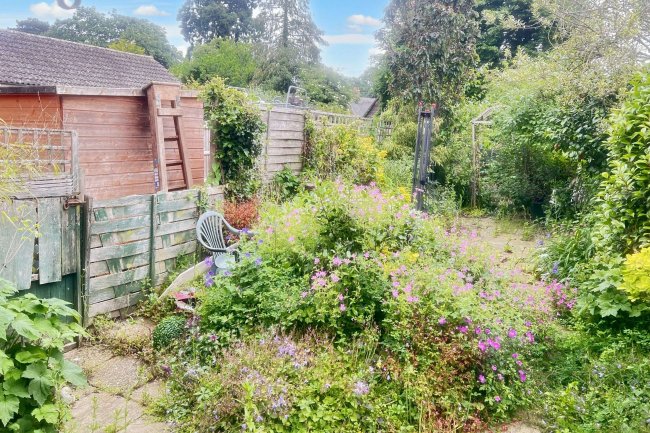 25 New North Road, Attleborough, NR17 2BJ 1