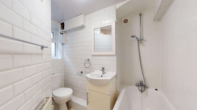 72d Finchley Lane, Hendon, London, NW4 1DH 5