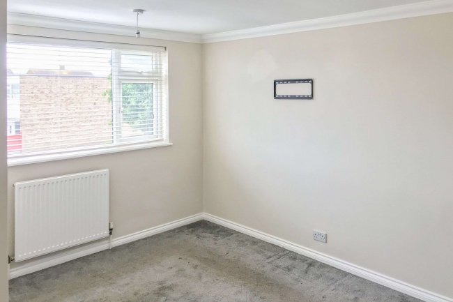 17 Lornes Close, Southend-on-Sea, Essex, SS2 4PX 6