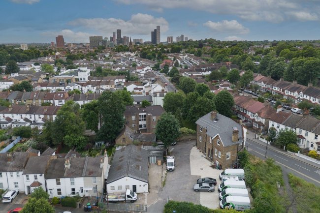 The Rail View, 188 Selsdon Road and 63 Jarvis Road, South Croydon, CR2 6PL 4