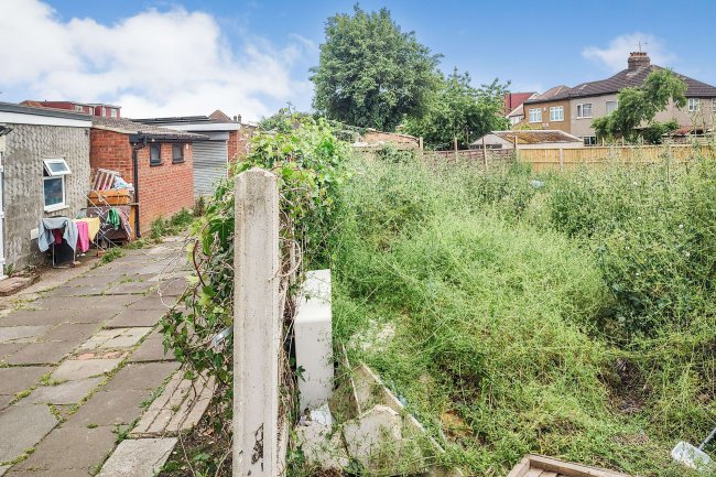 Land on the north-east side of 154 Cardington Square, Hounslow TW4 6AL 9